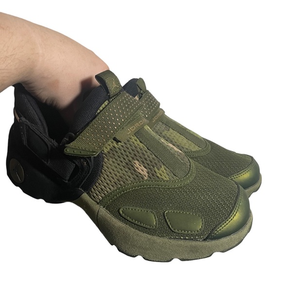 Jordan Shoes - Jordan Truner LX PR Camo Mid Top Sneakers